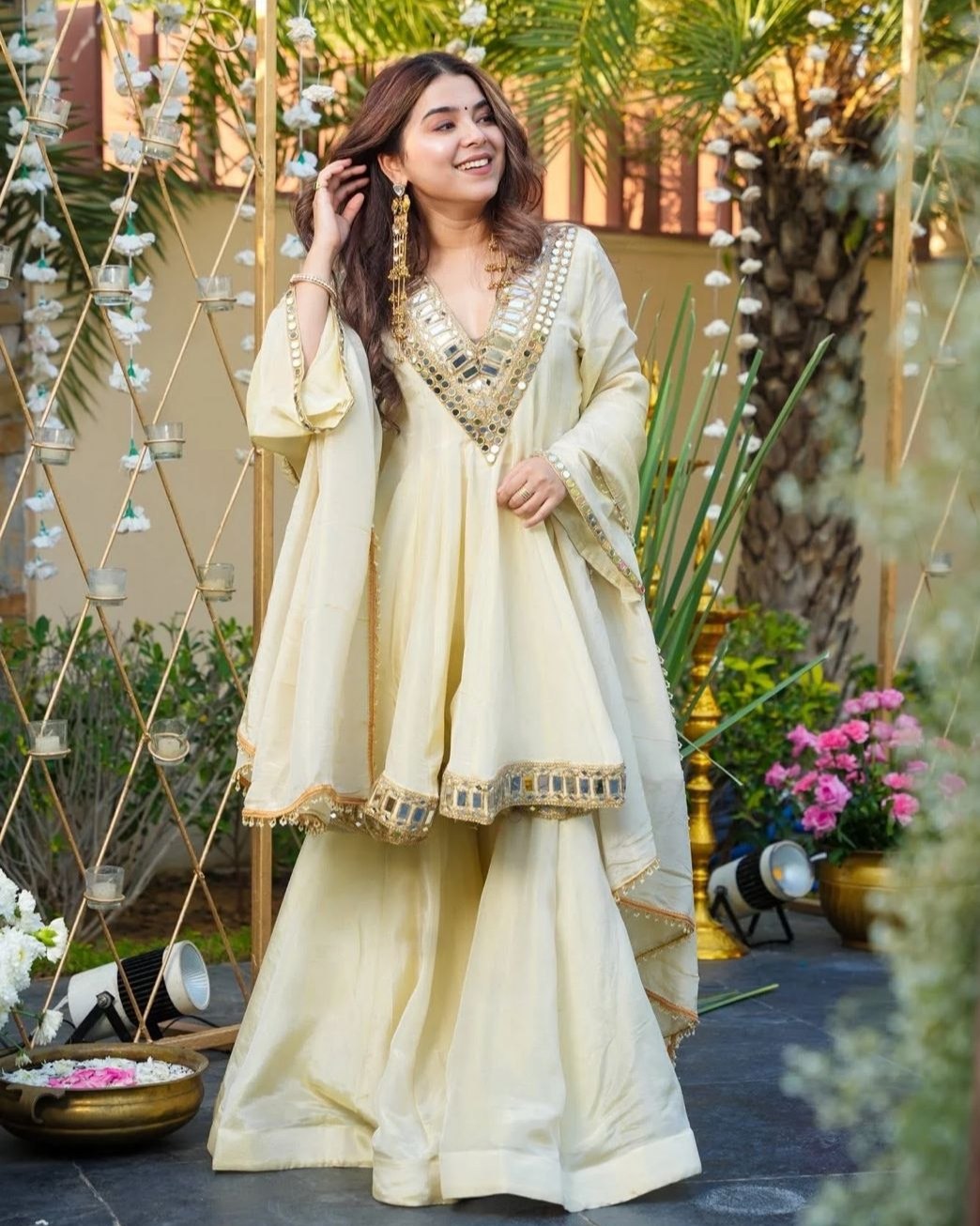 Abaya With Imported Fabric And Hand Work